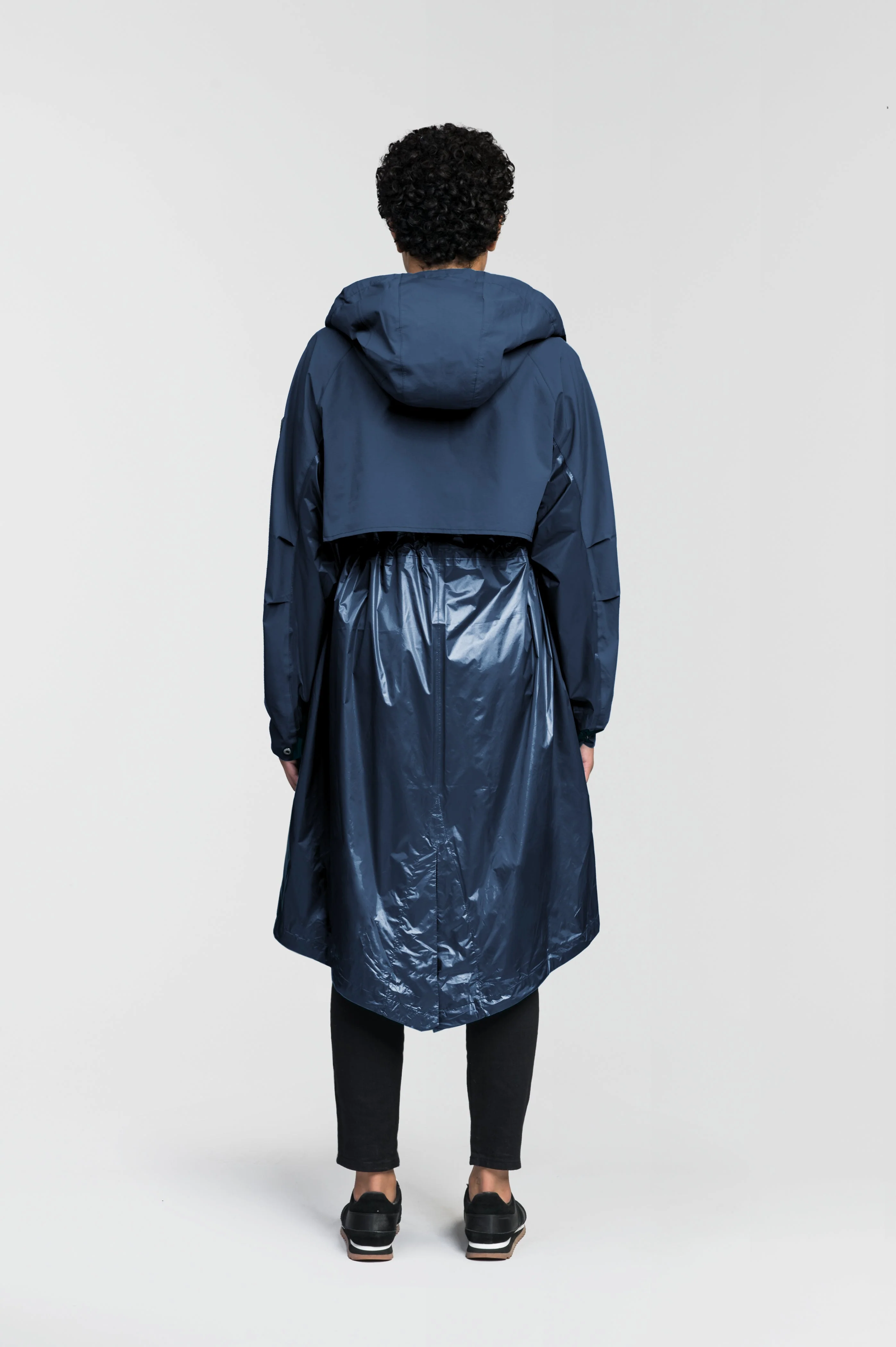 Reyna Women's Packable Long Shell Jacket - Image 15