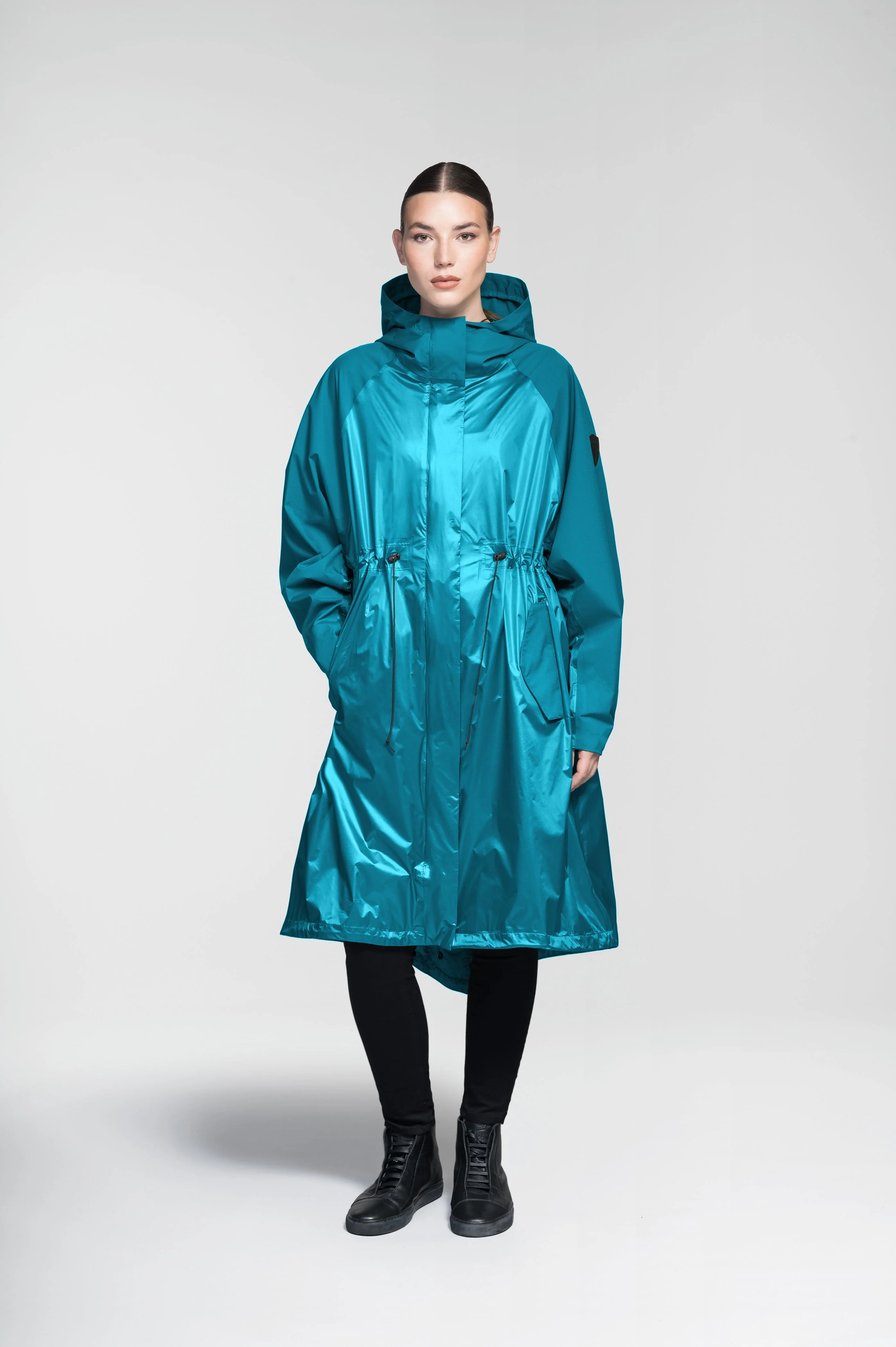 Reyna Women's Packable Long Shell Jacket - Image 8