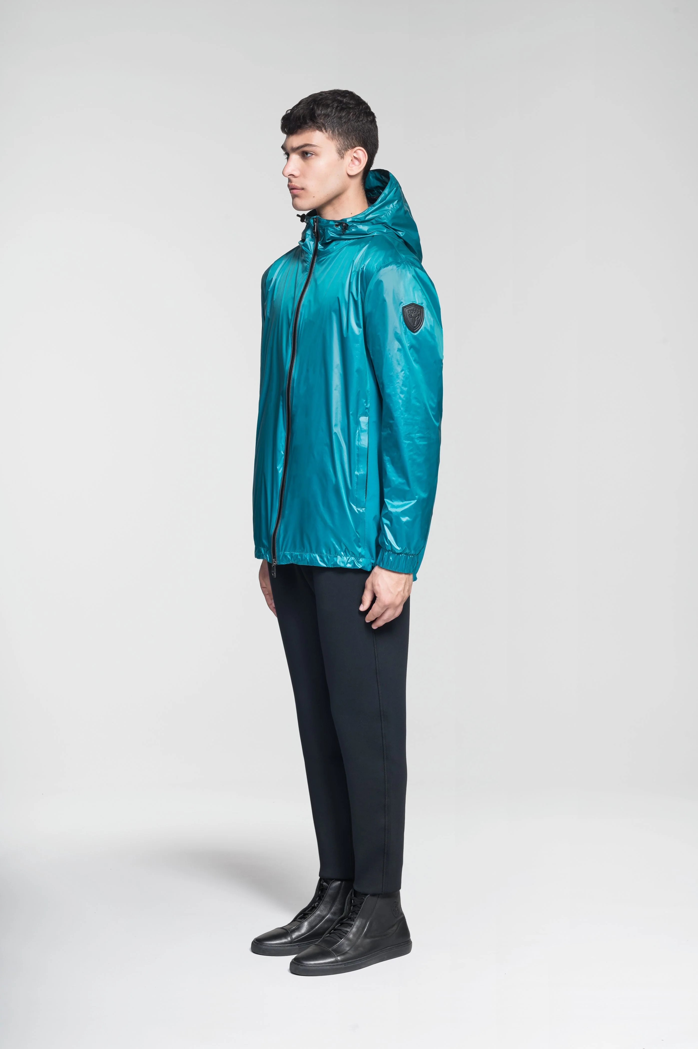 Stratus Men's Tailored Packable Rain Jacket - Image 12