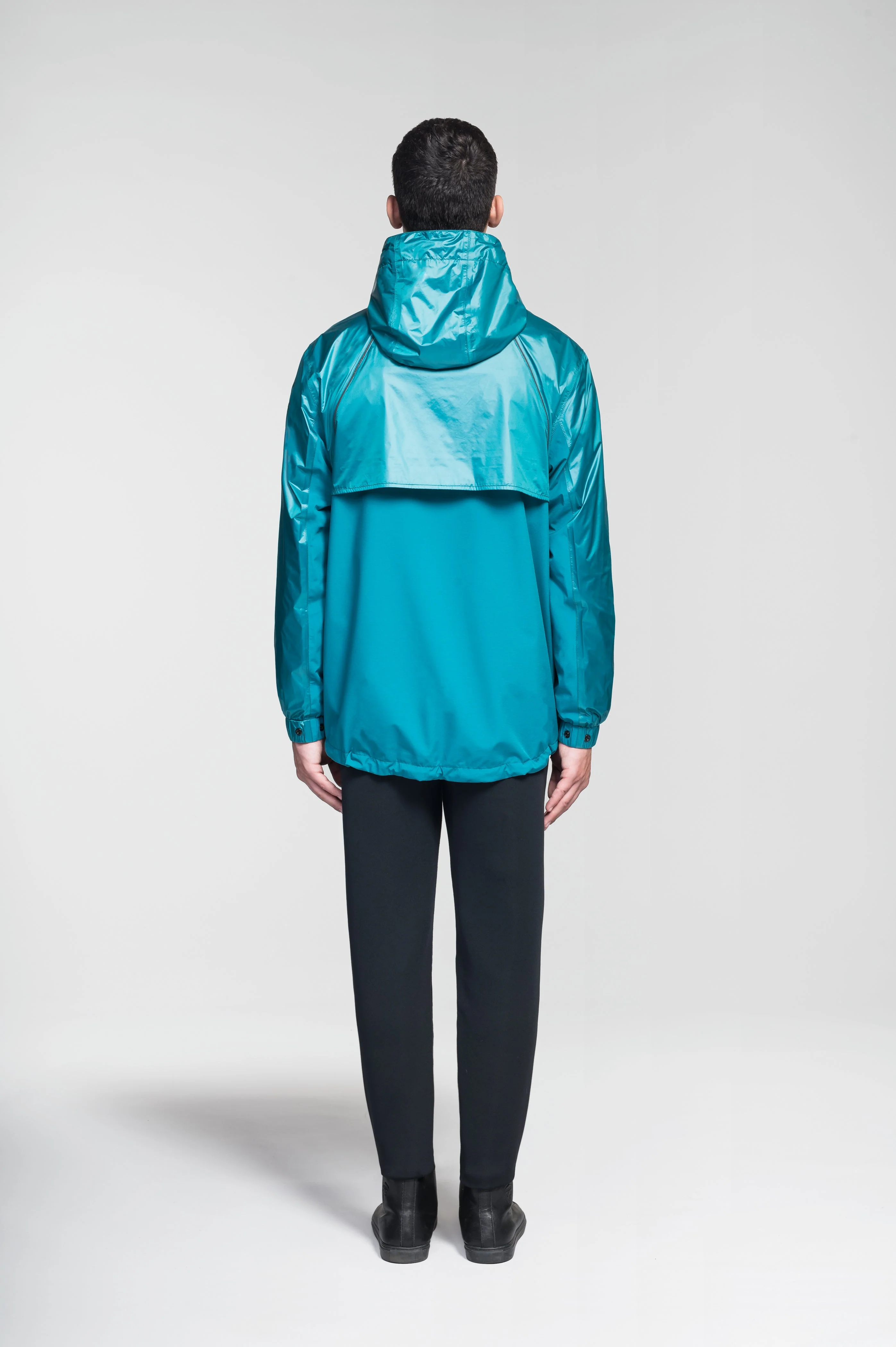 Stratus Men's Tailored Packable Rain Jacket - Image 13